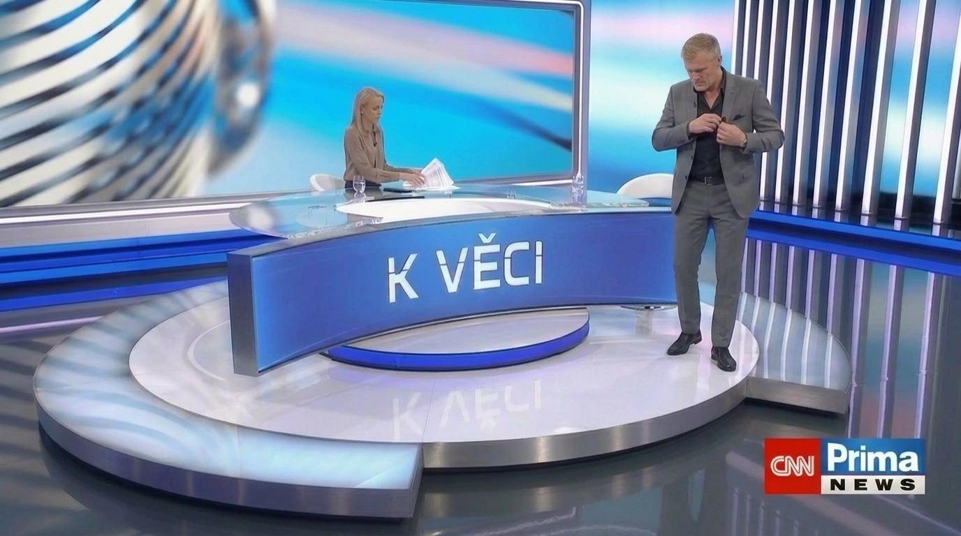 Prázdné křeslo ve studiu